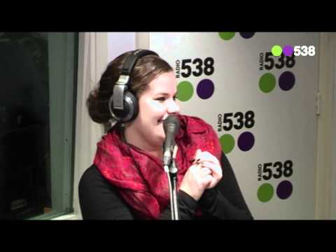 Radio 538: Iris Kroes - Can't Make You Love Me (live bij Evers Staat Op)