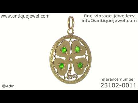 Vintage 1920's Art Deco four leaf clover luck charm real demantoid and diamonds. Adin Nº 23102-0011