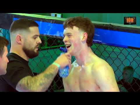 IÚR FC 4 - Jordan Scully vs Alex Fegan