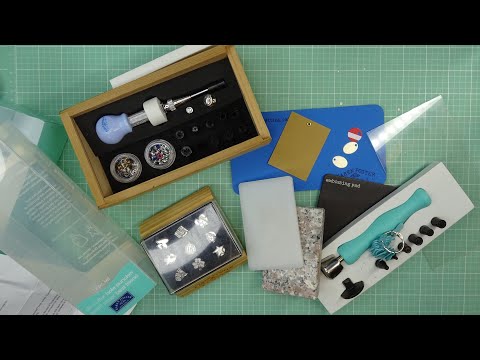 Bust it Out: Karen Foster Scraparatus and Clickit Tools!! Die Cut, Make Holes, Set Eyelets? Sure!