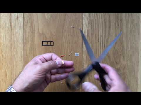 Quick & Easy was to Cut a Micro SIM to a Nano SIM Card