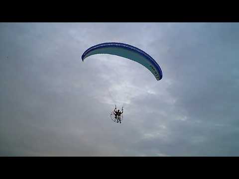 Parapente in de omgeving van Oss