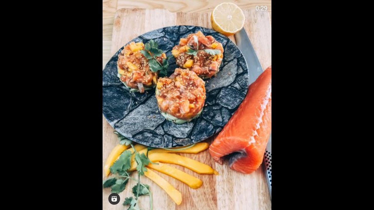 TARTAR DE SALMÓN AGUACATE Y MANGO