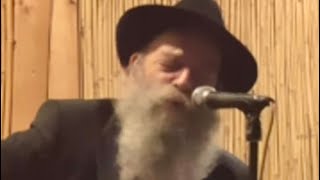 יאיר כלב בשידור חי! (הרב יאיר כלב) - התמונה מוצגת ישירות מתוך אתר האינטרנט יוטיוב. זכויות היוצרים בתמונה שייכות ליוצרה. קישור קרדיט למקור התוכן נמצא בתוך דף הסרטון