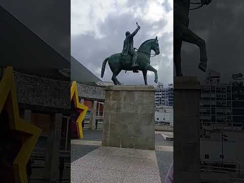 Tres Cruces  Ponto Turístico Montevideo Uruguai