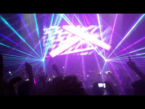 Avicii -bromance and axwells - i found you mashup live  at home night club sydney.mp4