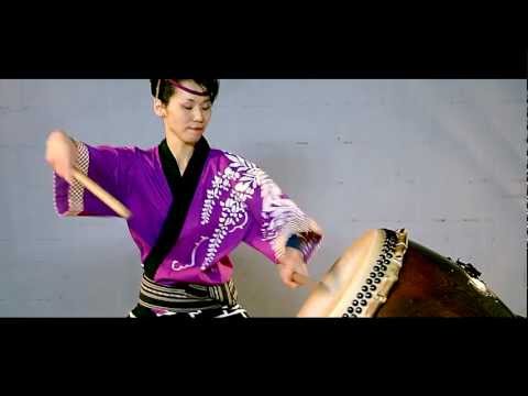 Solo de taiko par Mariko - leader du groupe Wadaiko MAKOTO