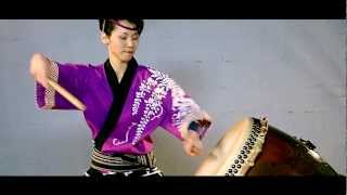 Solo de taiko par Mariko - leader du groupe Wadaiko MAKOTO