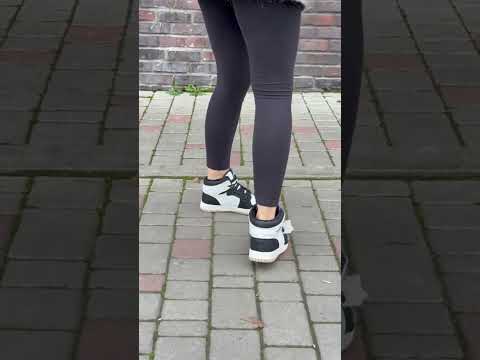 Жіночі зимові стильні високі кросівки STILLI, жіночі зимові повсякденні кросівки на хутрі - фото 1 - id-p2371761568