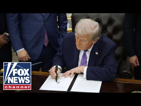 Trump signs executive order targeting Wall Street home investors