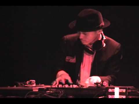 DJ YUZE PORTAL BLUE Release party port:scape Live @ STB139 March.14.2004