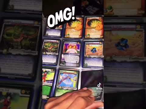 🤩 Finding vintage holographic Mewtwo card . . .