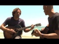 Jack Johnson and Kelly Slater performing Home - fr