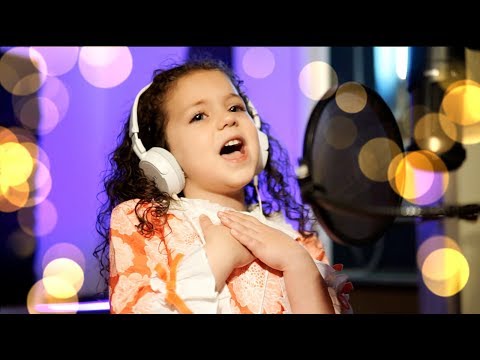 5 year old Sophie Fatu - Cheek to Cheek (Frank Sinatra)