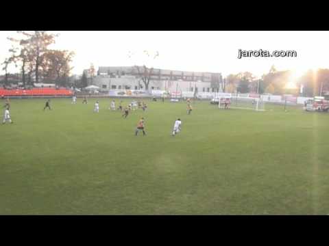 26.10.2013: MKS Kluczbork - Jarota Hotel Jarocin 2:1 - 75' Wojciech Bzdęga (2:1)