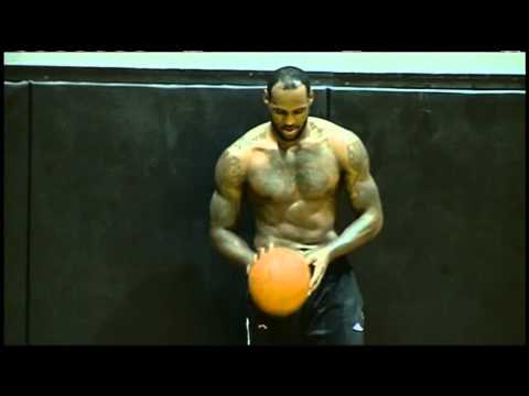 LeBron Puts on a Dunking Clinic in Practice