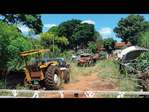 Encontrei um terreno lotado de caminhões e peças antiga para venda em São João do Caiuá Paraná