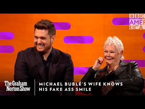 マイケル・ブーブレの妻は彼のニセケツスマイルを知っている｜グラハム・ノートン・ショー｜金曜午後11時｜BBCアメリカ (Michael Bublé's Wife Knows His Fake Ass Smile | The Graham Norton Show | Friday 11pm | BBC America)