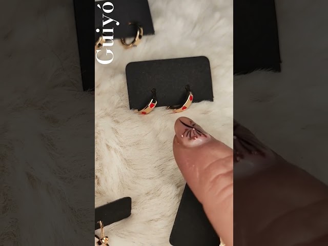 Vídeo relacionado con PYEUIFT 3 Piezas Pendientes Neon Años 80 90 Mujer Outfit Fiesta Accesorios 80s 90s Set 3 Piezas Accesorios Moda Neon Pendientes Mujer Años 80 90