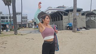 Homeless man almost arrested for assault. Of course, Daisy was there!Venice, CA.