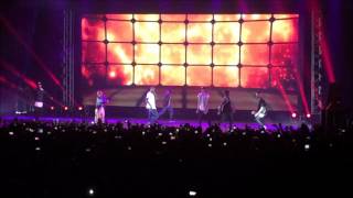 Freestyle dancing with the crew - Chris Brown Live in Manila 2015