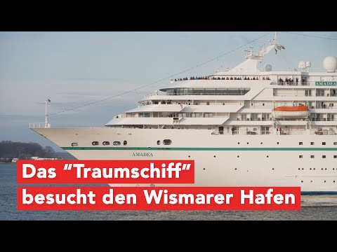 A prominent guest just before the holidays: The MS Amadea in Wismar