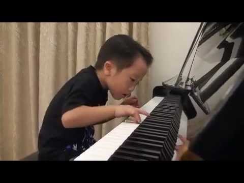 IMPOSSIBRU: Chinês de 5 Anos Abusa no Piano