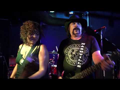 Nashville Pussy Til The Meat Falls Off The Bone Live @ Blue Devils Orléans France 2018