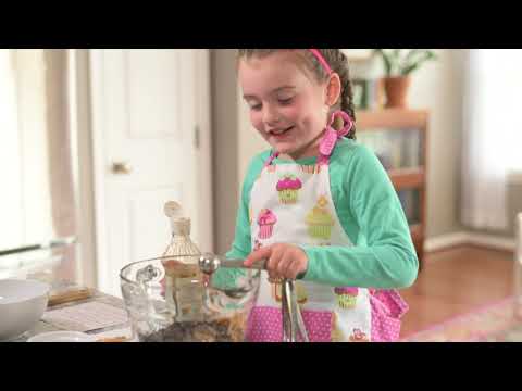 Six Year-Old Kid Chef - Chef Paisley Makes Energy Bites