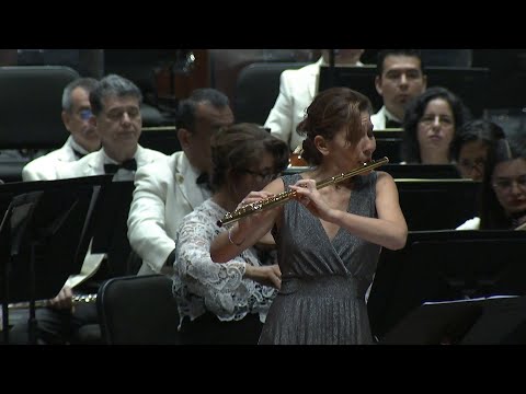 C. DEBUSSY: Syrinx for solo flute