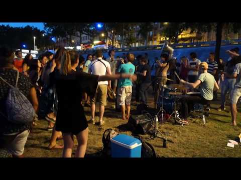 The World is your Sofa - BËRK  ( Le Bonk cover)