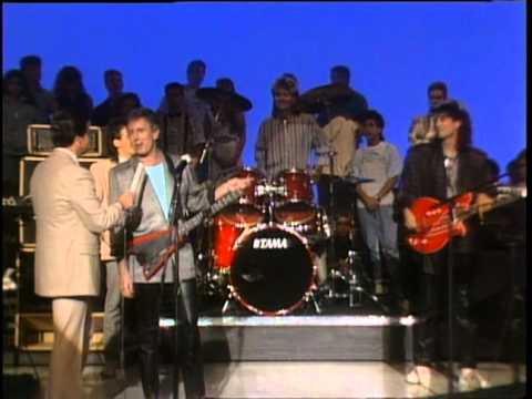 Dick Clark Interviews Graham Nash - American Bandstand 1986