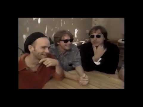 R.E.M. 1993-08-31 - MTV 10th VMA's (Open Rehearsal)
