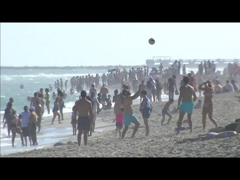 Experts worry about COVID-19 spread after holiday travel and gatherings