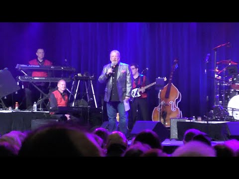 Tom Brown Opens the Nashville Elvis Festival - video by Susan Quinn Sand