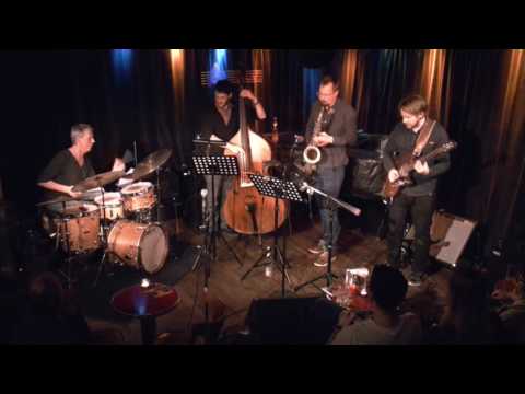 Jazz Parasites live at A-Trane playing Faltenreich by Uli Kempendorff