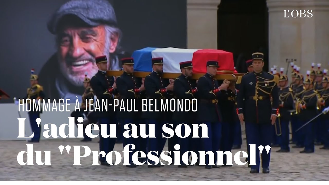 Le cercueil de Jean-Paul Belmondo quitte les Invalides au son de Chi Mai d'Ennio Morricone