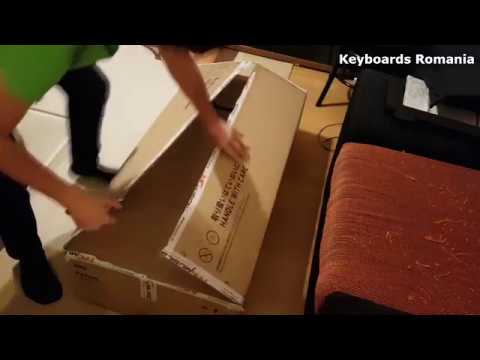 Korg Pa700 Unboxing and First Boot (from the box)
