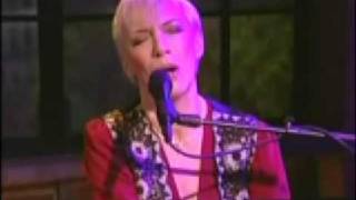 Annie Lennox SWEET DREAMS (acoustic TV performance)
