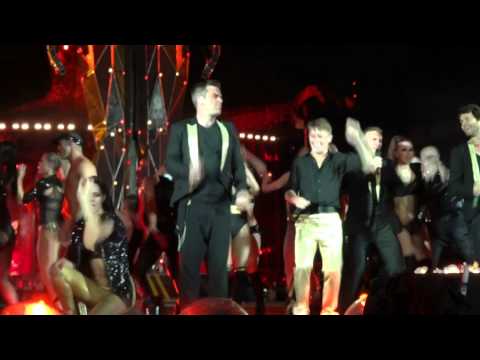 TAKE THAT - No Regrets / Relight My Fire / Eight Letters (Manchester 11-06-2011) FULL HD