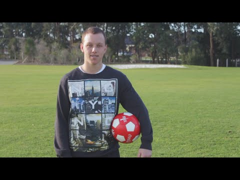 How to do the Ronaldinho Elastico! *QUICK & EASY*