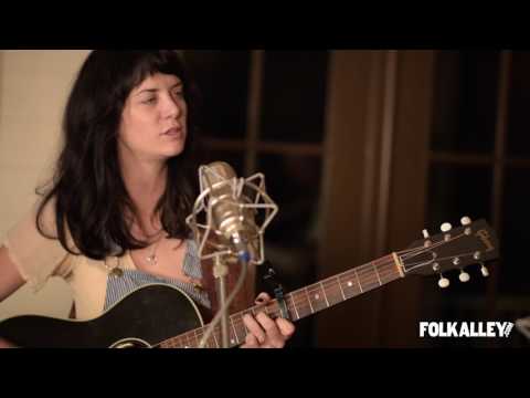 Folk Alley Sessions at 30A: Nikki Lane - "Lay You Down"