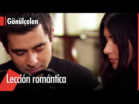 ¡Lección de piano romántica! - Convirtiéndose en Una Dama | Gonulcelen