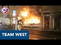 Gezin met baby van dak gered bij brand - Team West