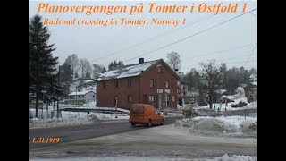 preview picture of video 'Planovergangen på Tomter i Østfold 1 / Railroad crossing in Tomter, Norway 1'