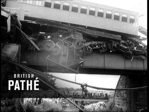 News In Flashes : Rio De Janeiro: 102 Killed In Rail Disaster (1952)