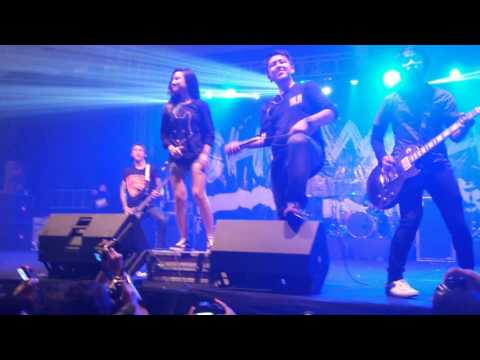 (DOCUMENTARY) Killing Me Inside Feat SanSan PWG - Fake - Live Konser ShowCase in JEC Yogyakarta