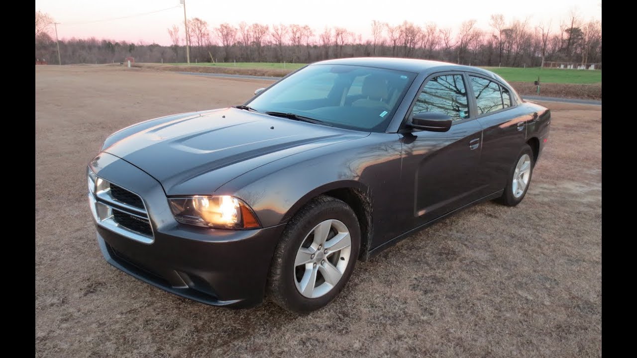 2014 Dodge Charger SE V6 | Start-up, Full Tour & Review