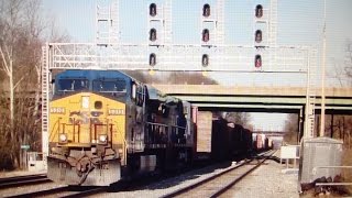 preview picture of video 'CSX Mixed Freight Train @ St. Denis'
