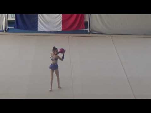 Ibtissem Thiais ballon déc16